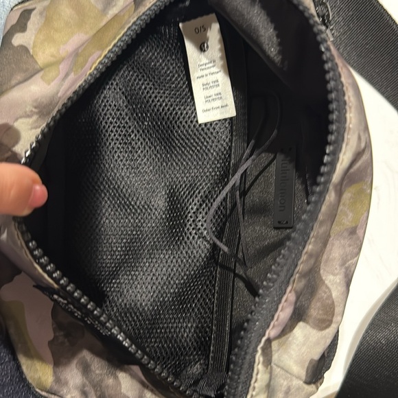 lululemon athletica Green and Brown Crossbody Bag - Picture 2 of 3